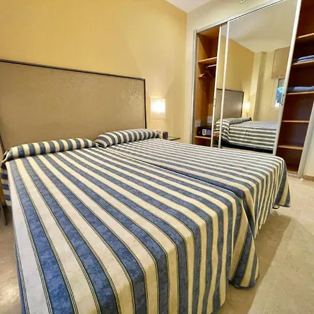 Aparthome شقة *